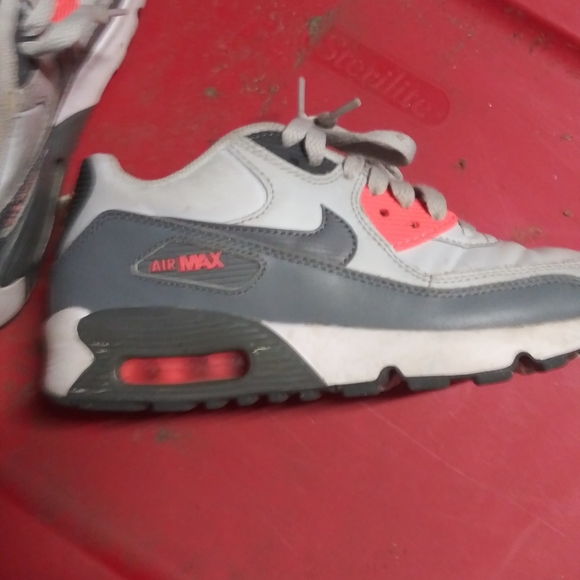 Nike - Picture 4 of 4